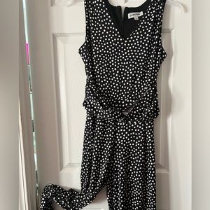 beautiful jumpsuit to highlight your silhouette.